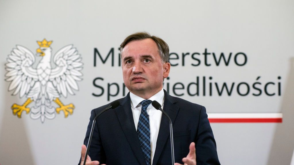 Onet przeanalizował umowy cywilnoprawne, jakie zawierało Ministerstwo Sprawiedliwości pod kierownictwem Zbigniewa Ziobry