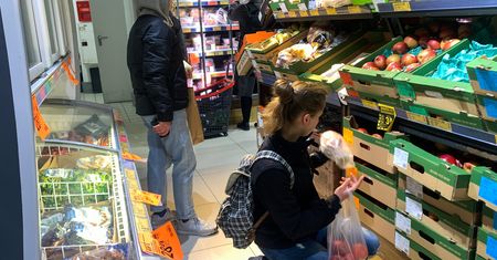 Codzienne zakupy w kwietniu znów droższe. O ile?