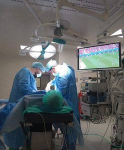 Naprawdę tak oglądali mecz. Zdjęcie hitem w sieci