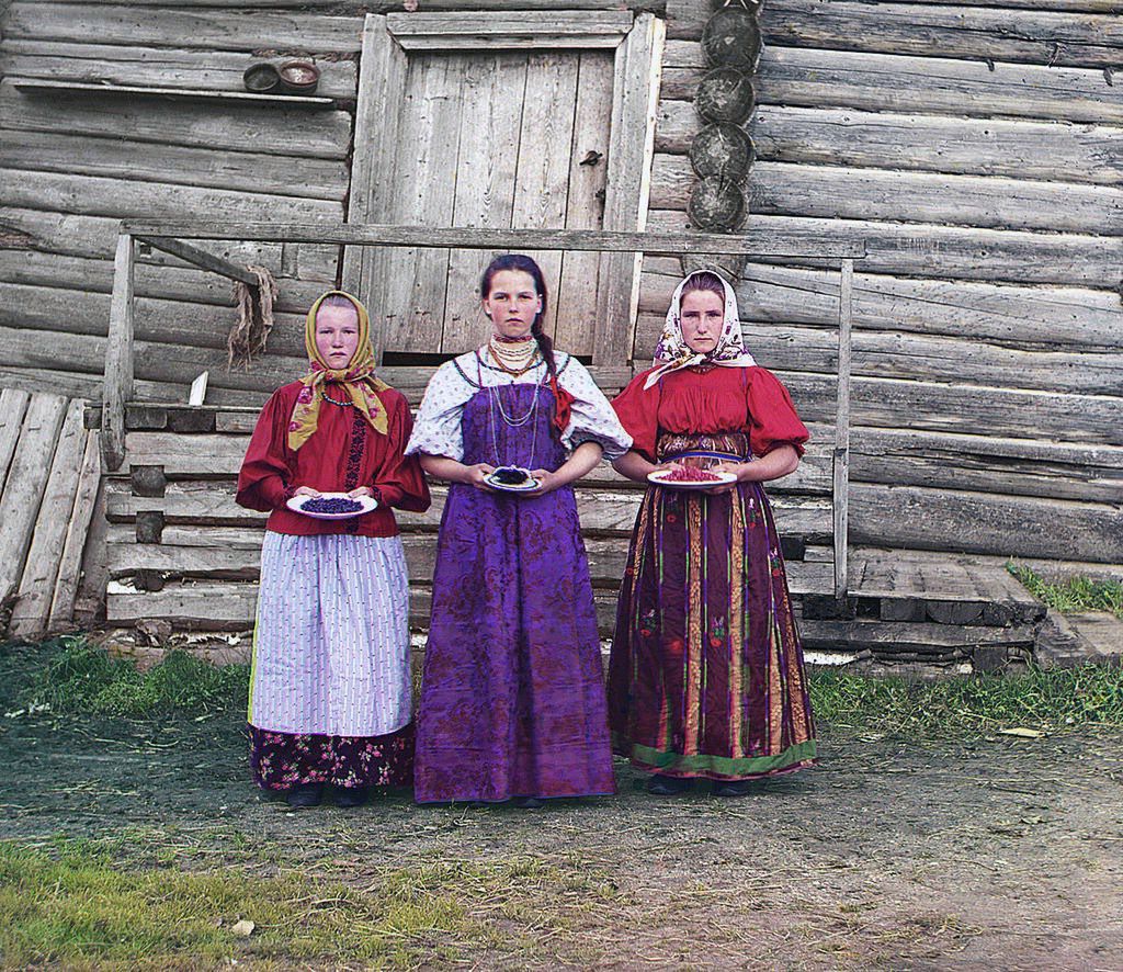 Siergiej Prokudin-Gorski urodził się w Rosji w 1863 roku. Był z wykształcenia chemikiem. Opracował własną metodę uzyskiwania kolorowego obrazu fotograficznego.