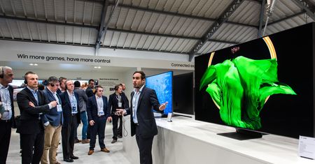 Samsung pokazuje nowe telewizory QLED, wśród nich 98-calowy model o rozdzielczości 8K