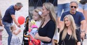 Joanna Krupa z córeczką, mężem i siostrą podbijają warszawską Starówkę! Asha-Leigh narobiła zamieszania z balonem (ZDJĘCIA)