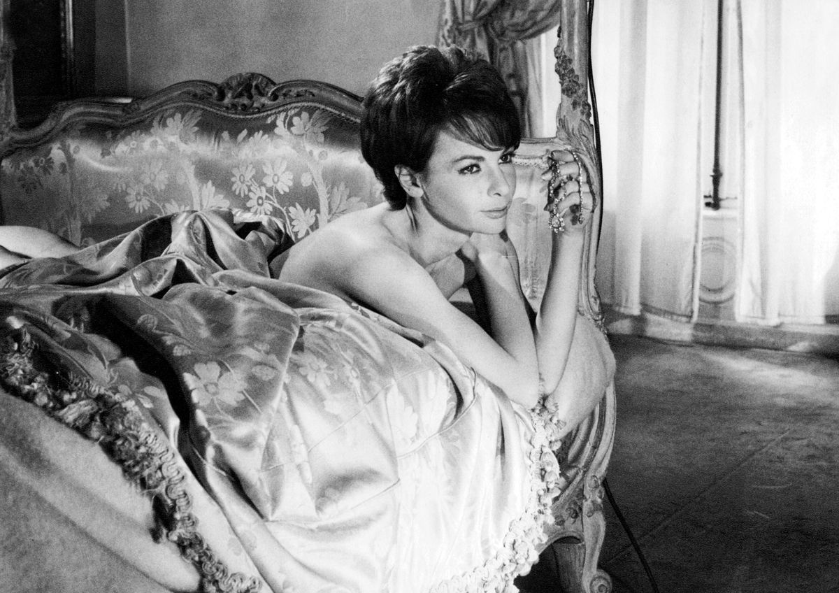Françoise Arnoul w filmie "Diabelskie Sztuczki"  z 1962 r. w reż. Juliena Duviviera