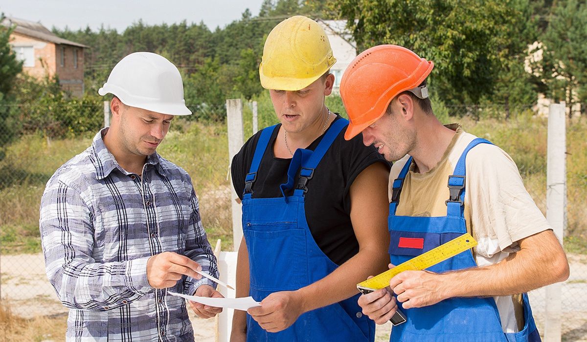 Warto to zrobić. Sprawdź ekipę budowlaną przed podpisaniem umowy