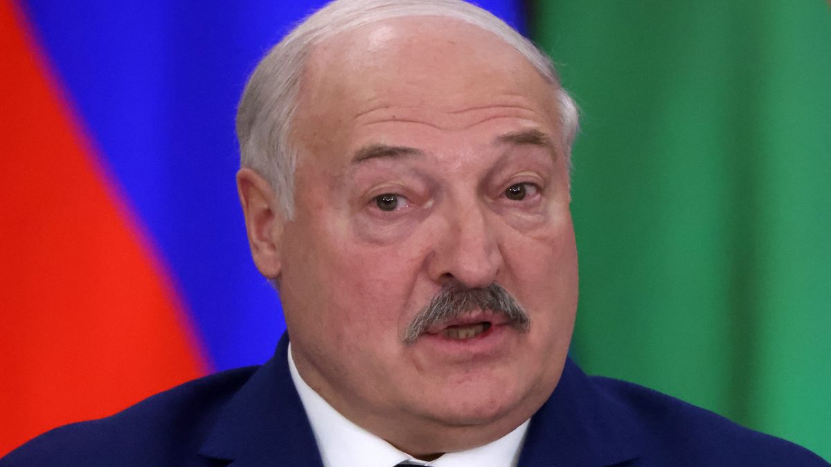 Łukaszenka ułaskawia więźniów politycznych 