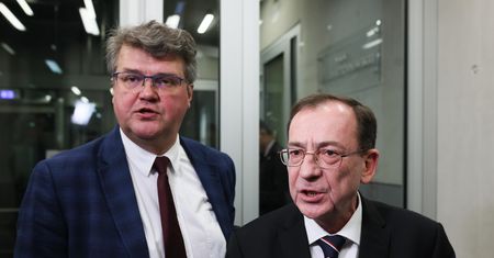 Jest oświadczenie szefa MSWiA ws. Wąsika i Kamińskiego. "Policja czeka"