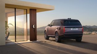 Range Rover doczekał się wersji na prąd. Ma wielki akumulator i zaskakująco niezły zasięg