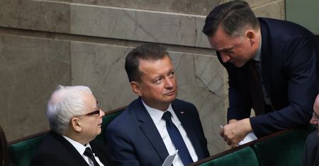 Kaczyński dostał "prerogatywę", Morawieckiemu "wycinali" ludzi. Kulisy list PiS