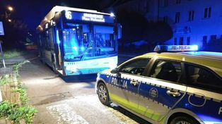 Minęła 23:00. "Wulgarne zachowanie" w autobusie. Może trafić za kraty