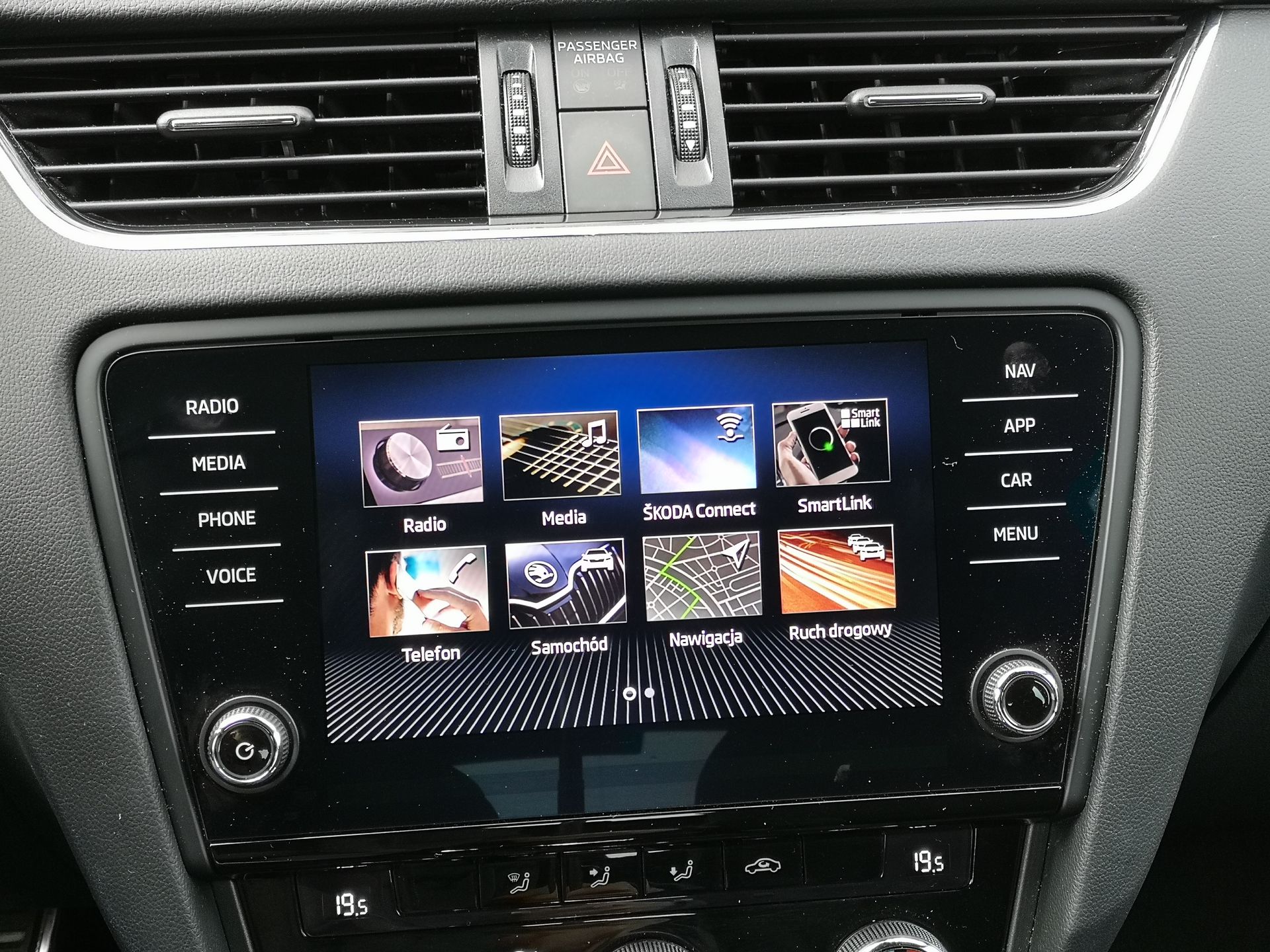 Skoda Octavia RS: audio Canton, zmienne tryby jazdy i system Amundsen 21