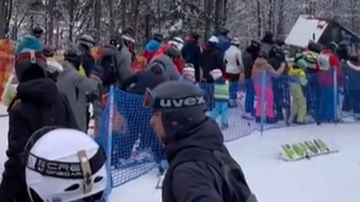 W kolejce do wyciągu czekał tłum