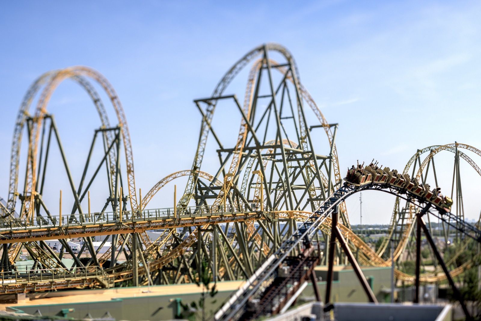 Rollercoastery dostarczą dużym emocji