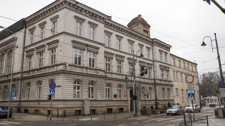 Katowice. Budynek VIII Liceum Ogólnokształcącego przejdzie kompleksową termomodernizację.