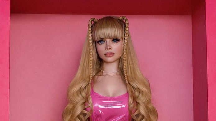 Nigdy nie wychodzi sama z domu. Oto rosyjska Barbie