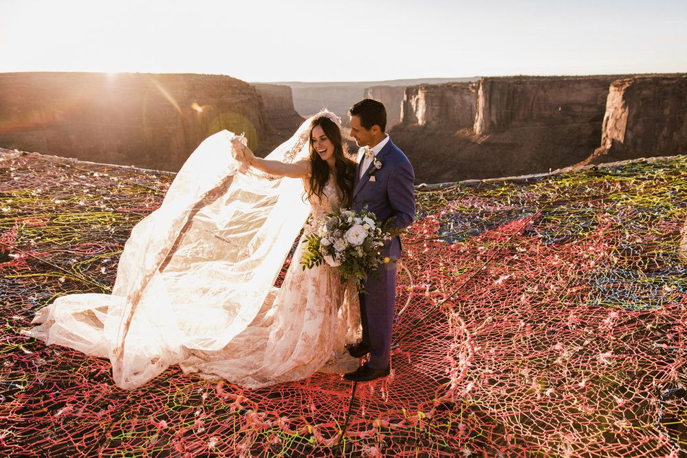 Fantastyczne zdjęcia ślubu, który odbył się... 120 metrów nad ziemią!