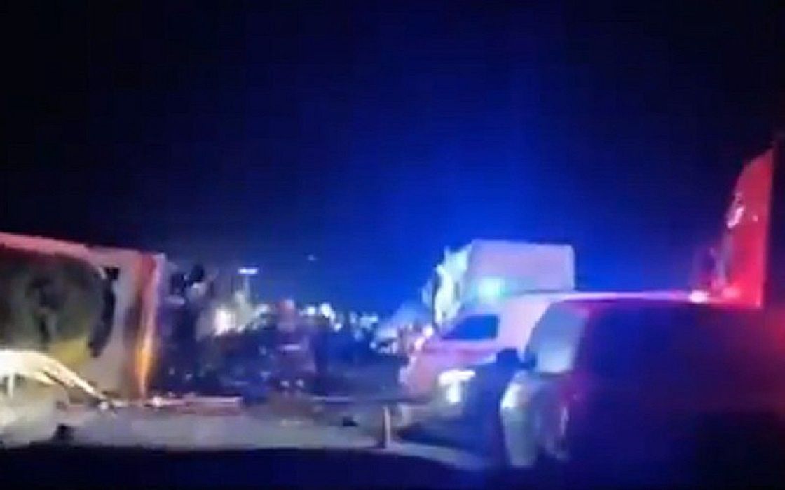 Tragedia w Chinach. Bus zderzył się z ciężarówką. Są ofiary