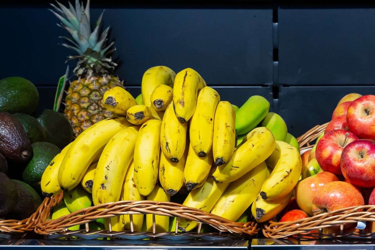 Nie wszystkie banany nadają się do jedzenia. Profesor mówi, którego koloru unikać