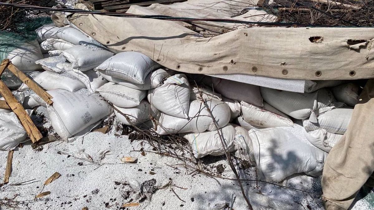 Rosjanie zamiast piasku używali worków wypełnionych saletrą amonową 