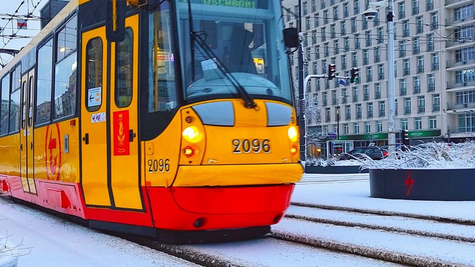 Warszawa. Wypadek na Woli. Mężczyzna wpadł pod tramwaj
