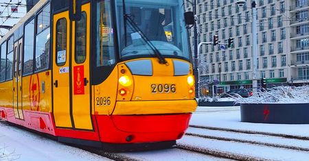 Warszawa. Wypadek na torach na Wolskiej. Wstrzymane kursy tramwajów