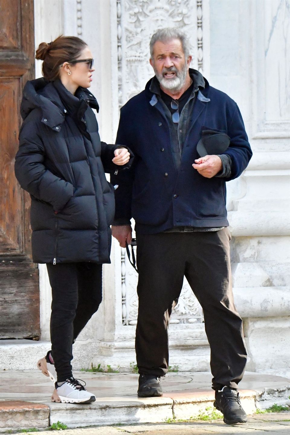 Mel Gibson eksploruje Wenecję z młodszą o 35 lat małżonką i 5-letnim synem