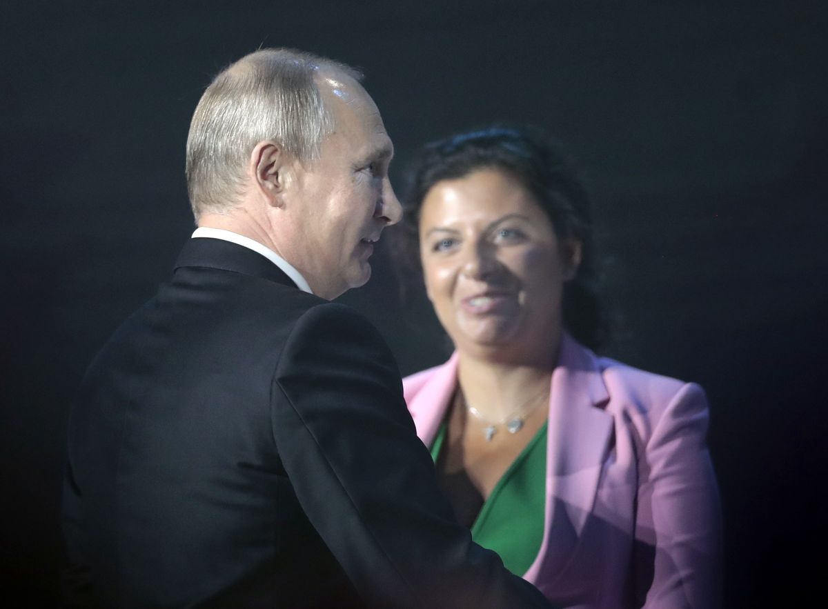 Redaktor naczelna prorosyjskiej telewizji Russia Today Margarita Simonyan i Władimir Putin