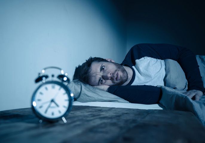 Zryw miokloniczny to odczuwalne szarpnięcie ciałem i wrażenie spadania, pojawiające się na przykład podczas zasypiania