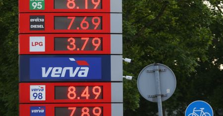 10 zł za litr paliwa? "Pojawiają się pomysły, by wyświetlać cenę za pół litra"