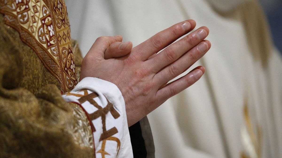 Wobec księdza z gejowskiego kalendarza wszczęto postępowanie