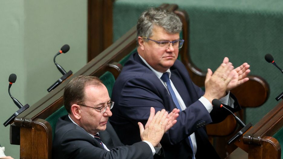 Mariusz Kamiński, koordynator służb specjalnych, i Maciej Wąsik, sekretarz Kolegium do Spraw Służb Specjalnych