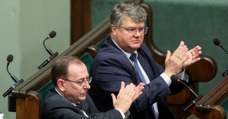 Nowa "pałka" na dziennikarzy. Ustawa czeka na podpis Dudy