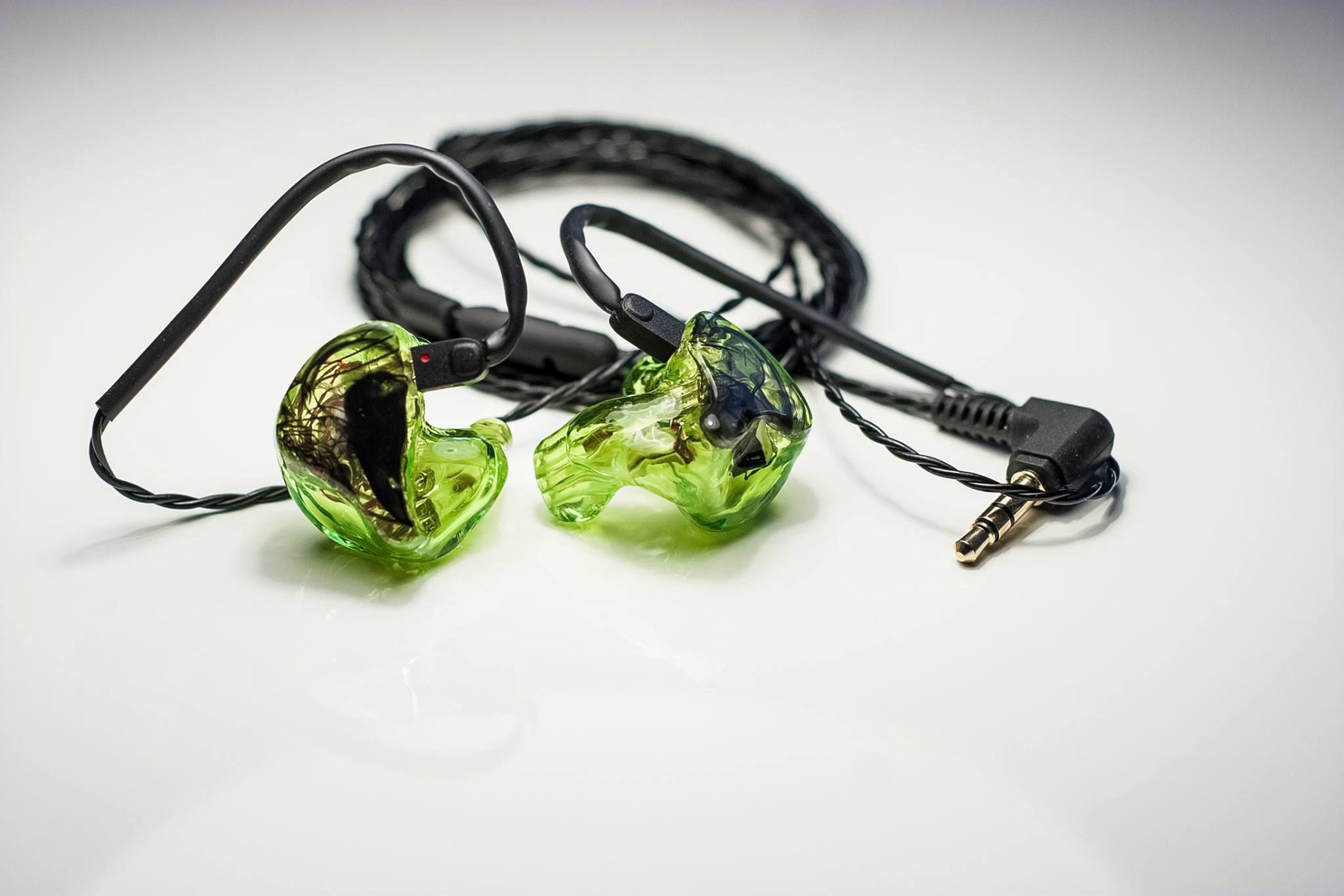 Słuchawki customowe - trudno o lepszy sprzęt do słuchania muzyki 15