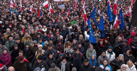 50 TYSIĘCY ludzi na marszu w obronie demokracji w Warszawie! ZOBACZCIE ZDJĘCIA!