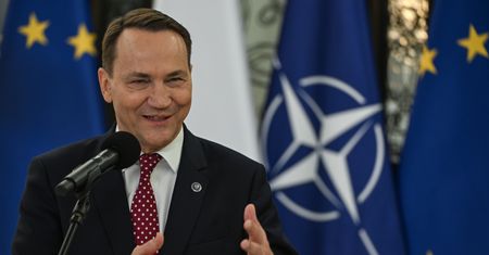 Sikorski rozmawiał z przyszłą minister na Węgrzech. Zaprosił ją do Polski
