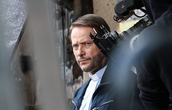TVP diagnozuje spadek oglądalności serialu „Ojciec Mateusz”. „Nie znamy powodu ataku na Jacka Kurskiego”