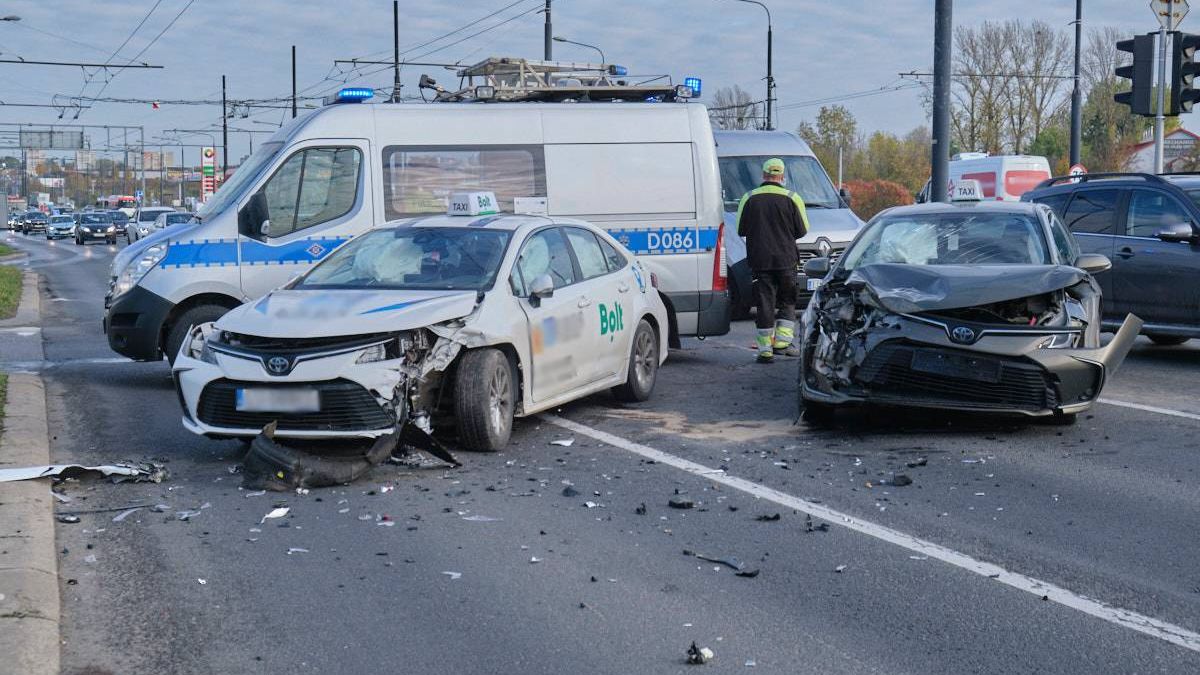 Zderzenie dwóch boltów na al. Unii Lubelskiej w Lublinie