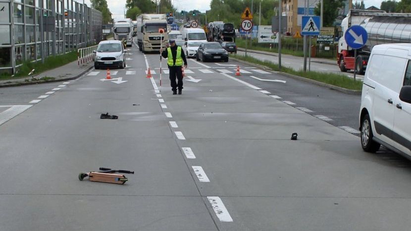 Śląskie. Kierujący fordem potrącił na przejściu dla pieszych w Żorach 12-latka prowadzącego hulajnogę.