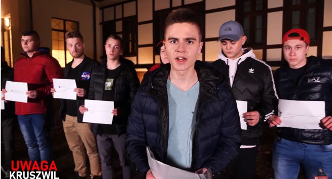 Lord Kruszwil w rewanżu za krytyczny materiał sparodiował "Uwagę": TVN demoralizuje dzieci seksem w paradokumentach