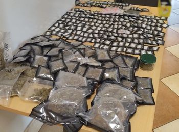Ponad 2 kilogramy narkotyków w sypialni – tymczasowy areszt