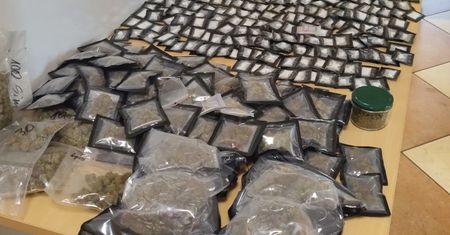 Ponad 2 kilogramy narkotyków w sypialni – tymczasowy areszt