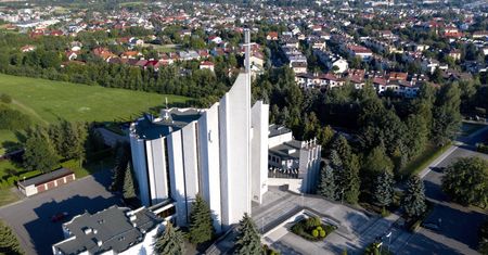 Podkarpacie. Paczkomat na parafii? Poczta nie widzi przeciwwskazań