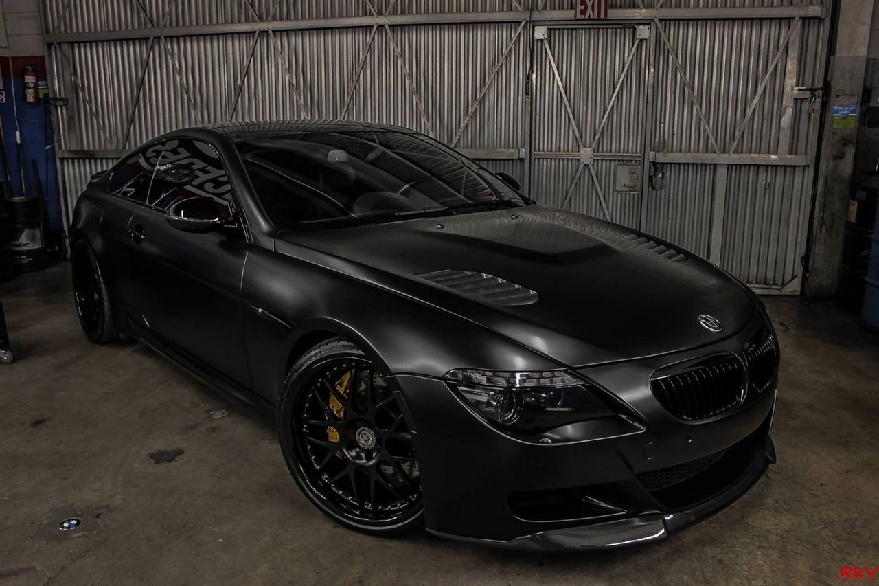 Mroczne BMW M6 (E63) od REV Automotive