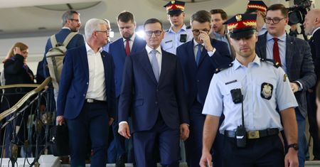 Morawiecki ucina spekulacje. "Nie zamierzam prowadzić takich rozmów"