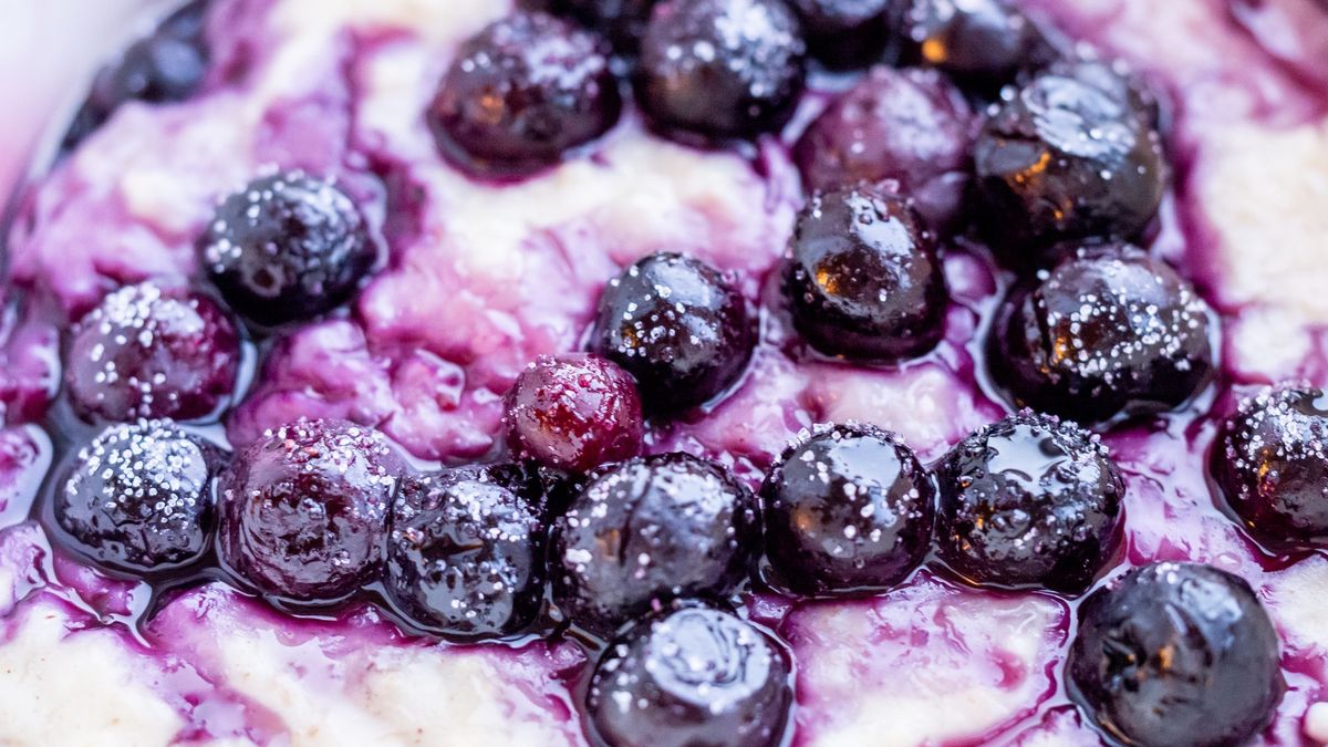 A bowl of blueberry porridgeA close-up of a healthy breakfast of blueberry porridgeDarren Lehane
