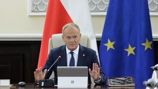 Tusk o incydencie z pociągami. "Nie wygląda to na profesjonalną akcję"