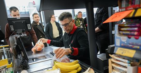 Petru w pracy w dyskoncie. Powiedział, jakie miał problemy