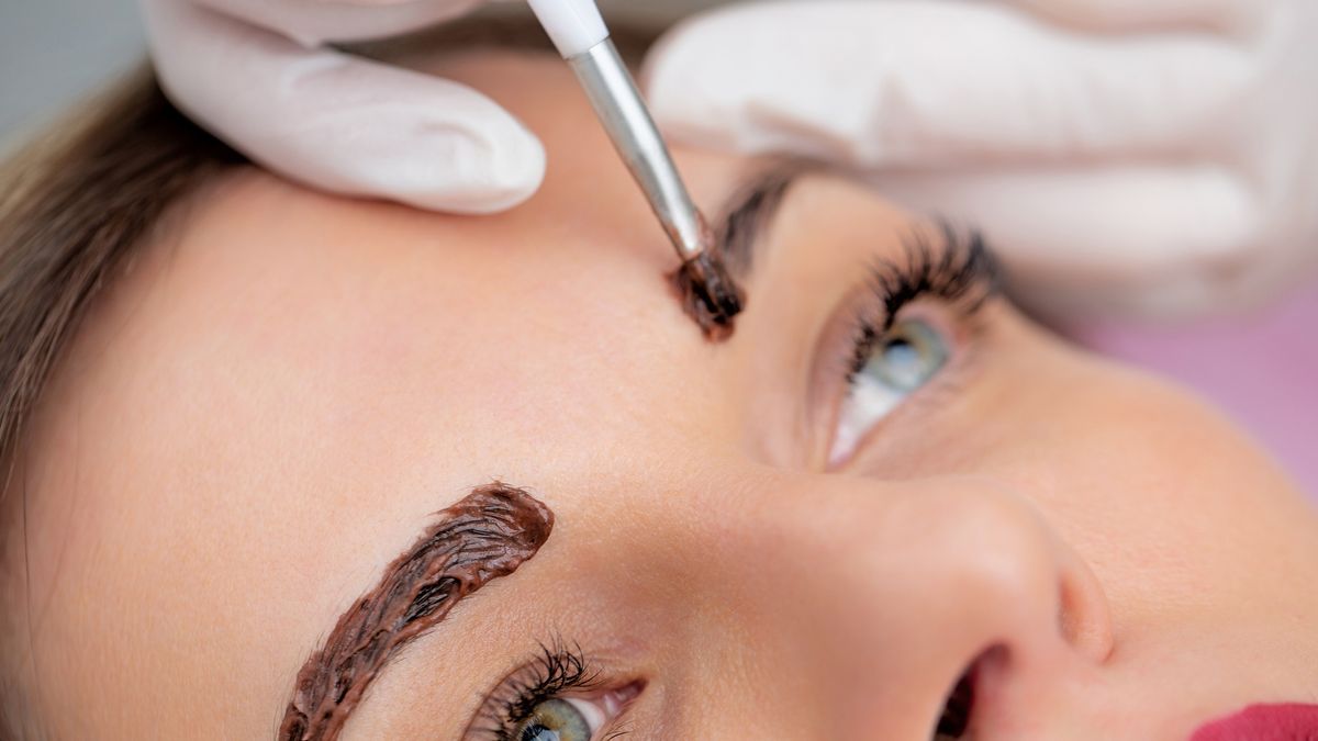 Henna brwi cieszy się dużą popularnością 