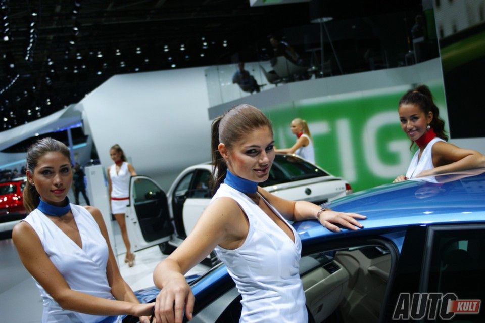 Hostessy z Paris Motor Show 2012 [galeria] 131