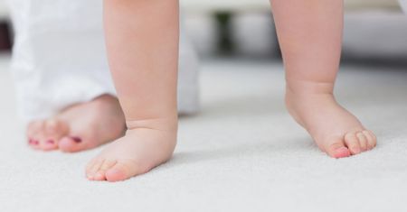 Dlaczego dzieci powinny chodzić boso?
