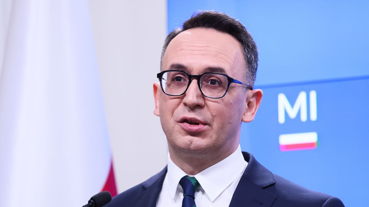 Warszawa, 11.12.2024. Minister infrastruktury Dariusz Klimczak na konferencji prasowej dot. podsumowania roku pracy Ministerstwa Infrastruktury, 11 bm. w Warszawie. (aldg) PAP/Leszek Szymański